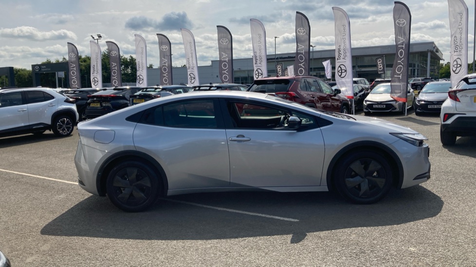 Toyota Prius 2.0 PHEV Design 5dr CVT Hatchback - Image 23