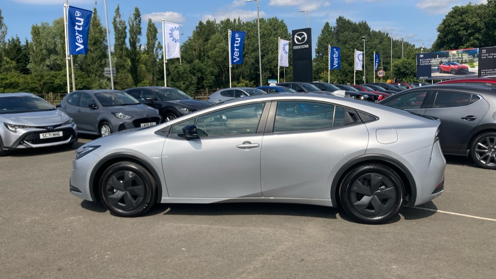 Toyota Prius 2.0 PHEV Design 5dr CVT Hatchback - Image 24