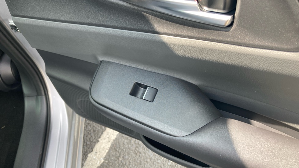 Toyota Prius 2.0 PHEV Design 5dr CVT Hatchback - Image 34