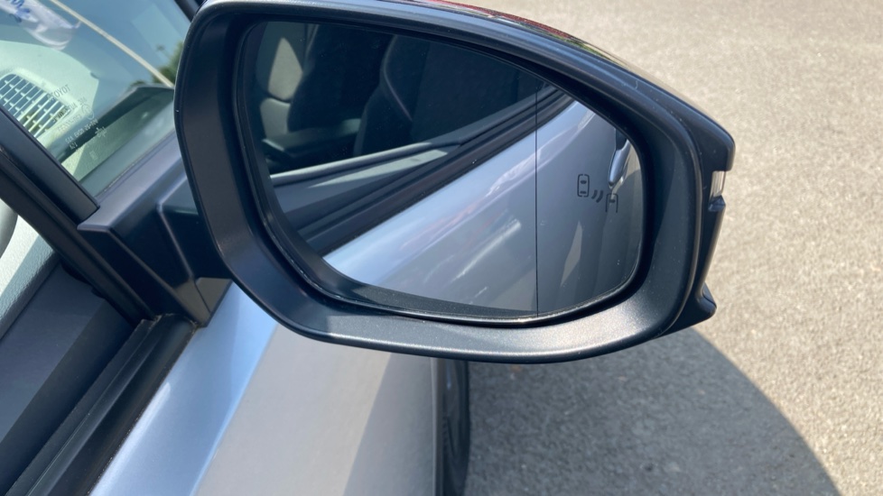 Toyota Prius 2.0 PHEV Design 5dr CVT Hatchback - Image 39