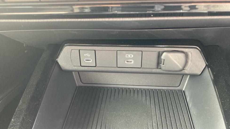 Toyota Prius 2.0 PHEV Design 5dr CVT Hatchback - Image 51