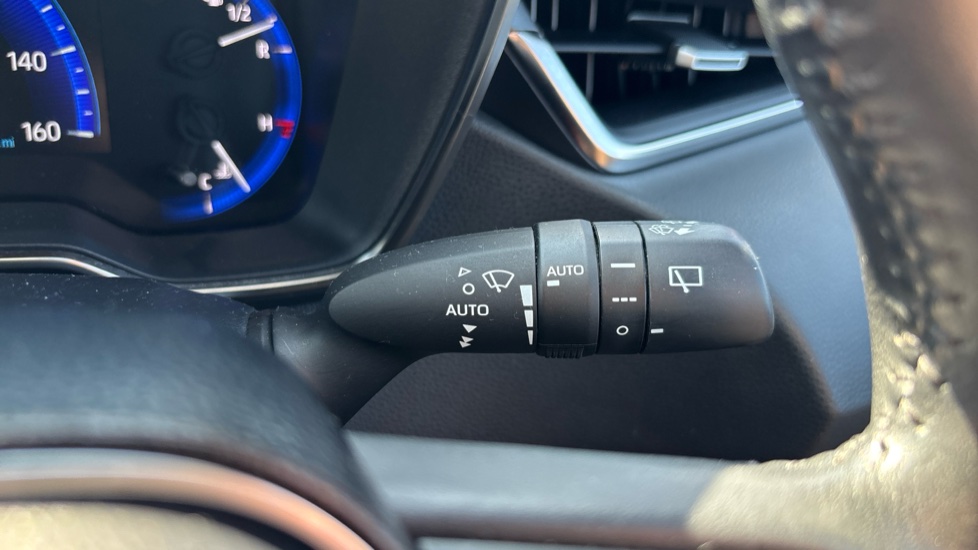 Toyota Corolla 1.8 VVT-i Hybrid Design 5dr CVT Hybrid Hatchback - Image 31