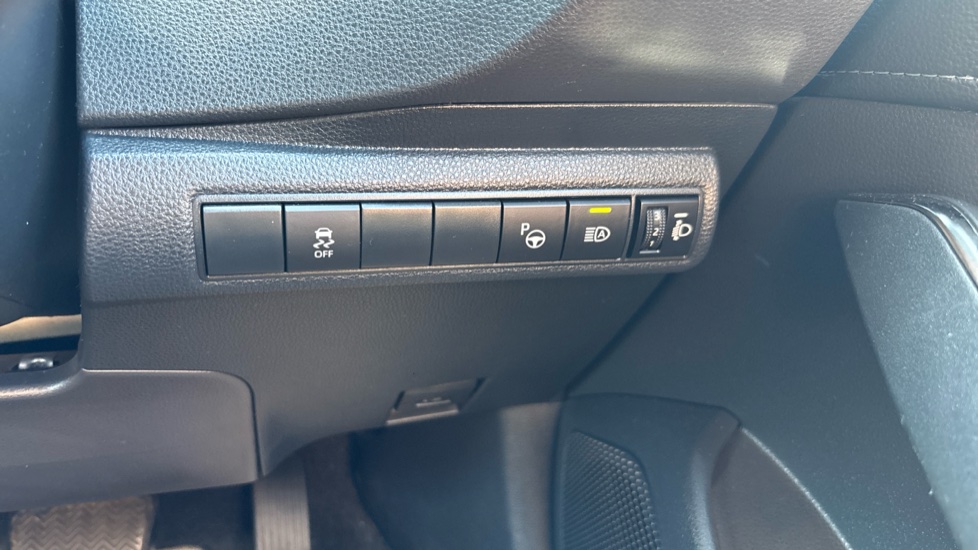 Toyota Corolla 1.8 VVT-i Hybrid Design 5dr CVT Hybrid Hatchback - Image 35