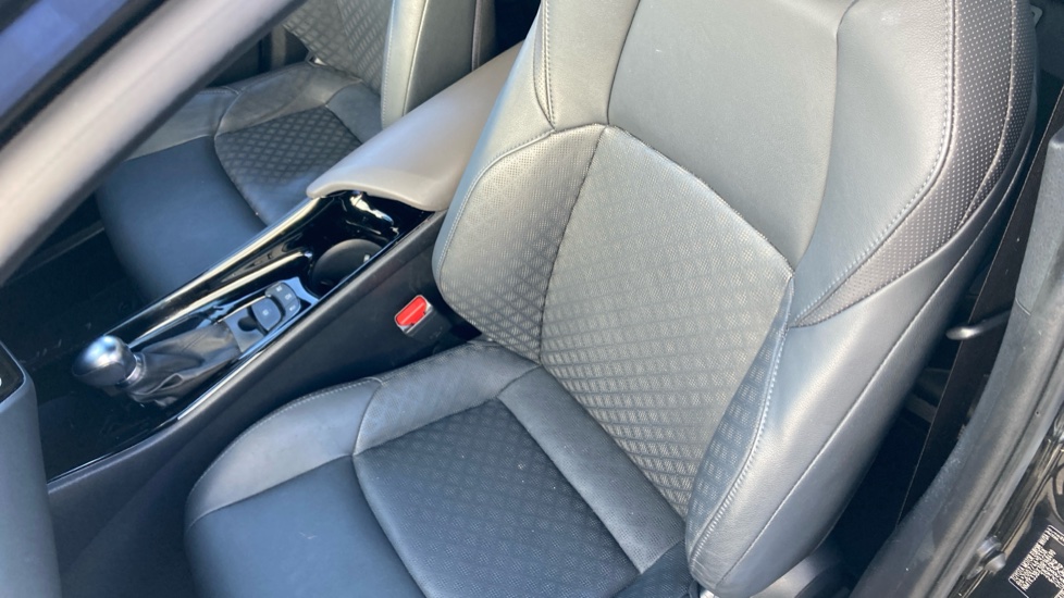Toyota C-HR 1.8 Hybrid Excel 5dr CVT Hybrid Hatchback - Image 17