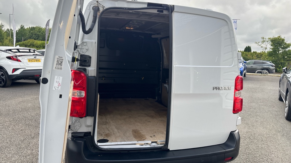 Toyota Proace L1 Diesel 2.0D 145 Icon Van - Image 13