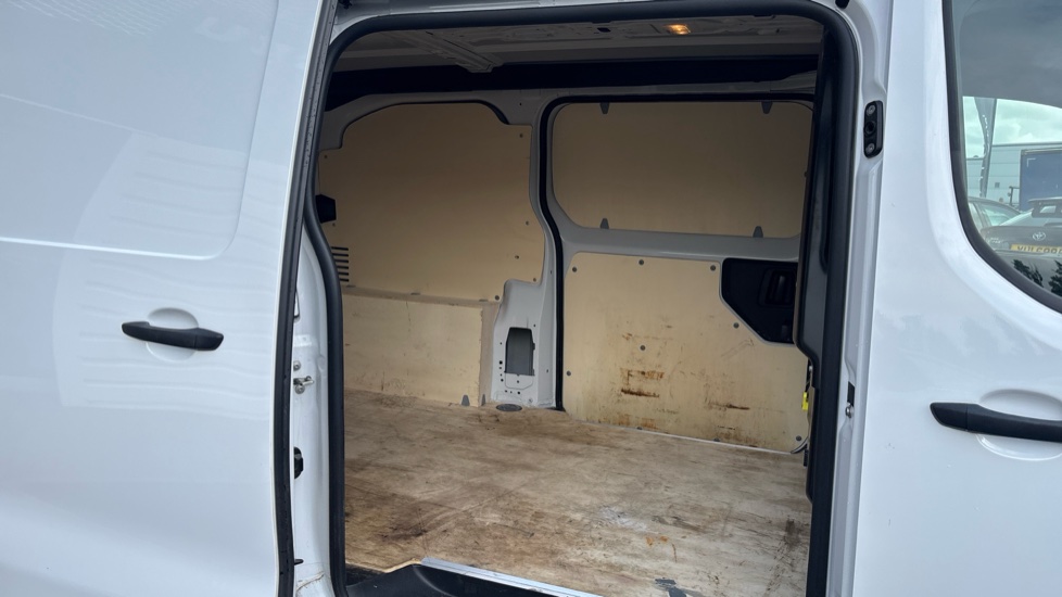 Toyota Proace L1 Diesel 2.0D 145 Icon Van - Image 18