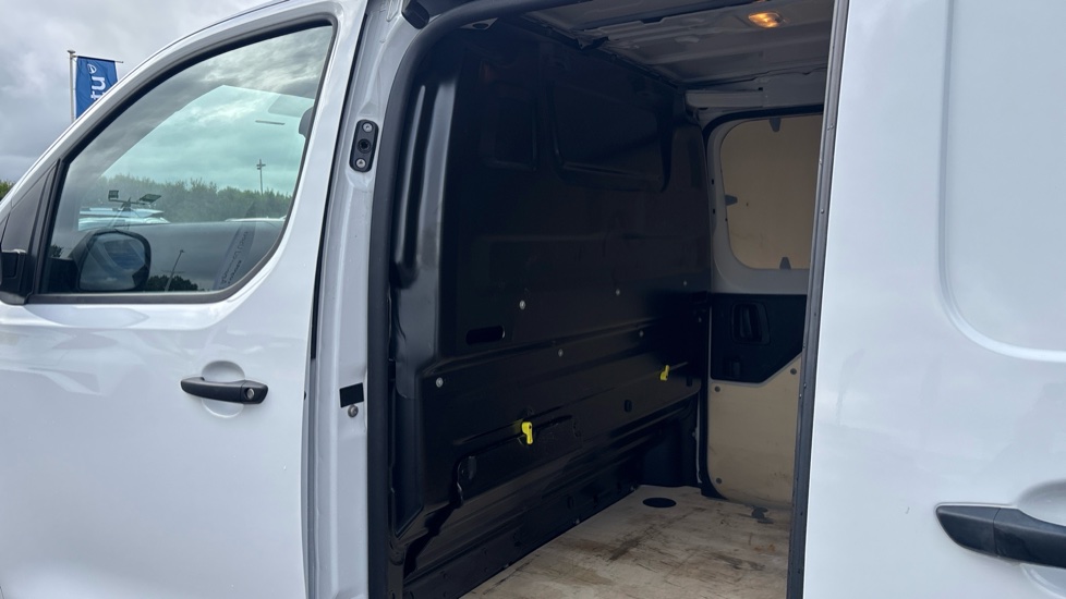 Toyota Proace L1 Diesel 2.0D 145 Icon Van - Image 19