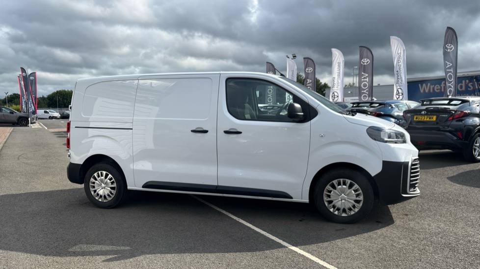 Toyota Proace L1 Diesel 2.0D 145 Icon Van - Image 23