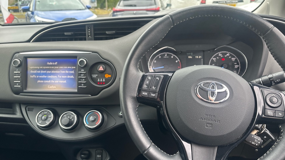 Toyota Yaris 1.5 VVT-i Icon Tech 5dr Petrol Hatchback - Image 7