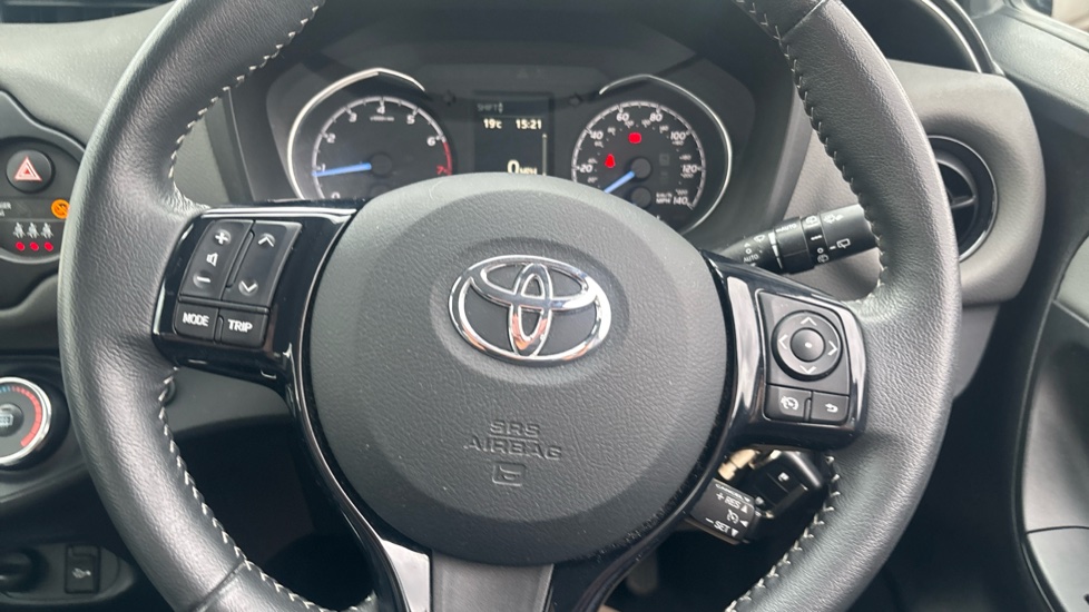 Toyota Yaris 1.5 VVT-i Icon Tech 5dr Petrol Hatchback - Image 10