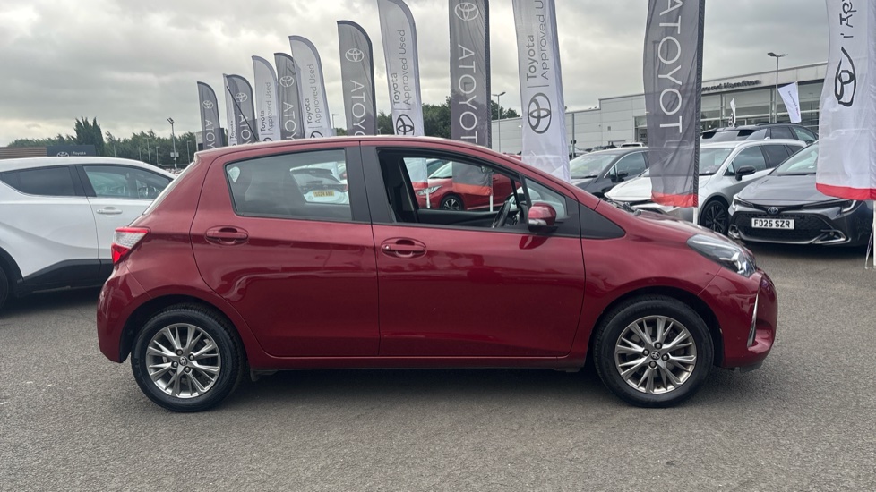 Toyota Yaris 1.5 VVT-i Icon Tech 5dr Petrol Hatchback - Image 23