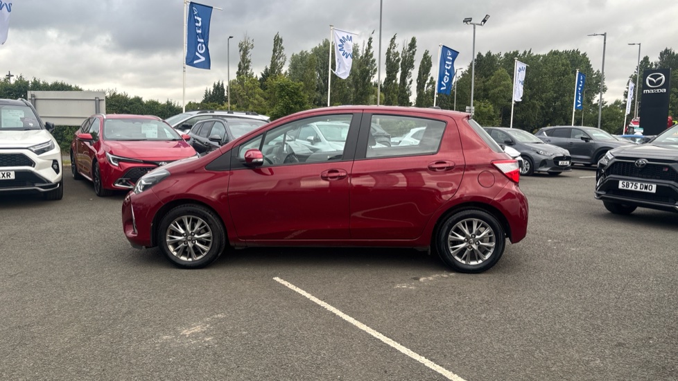Toyota Yaris 1.5 VVT-i Icon Tech 5dr Petrol Hatchback - Image 24