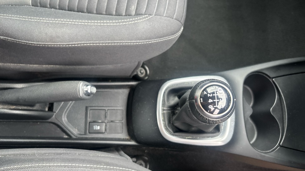 Toyota Yaris 1.5 VVT-i Icon Tech 5dr Petrol Hatchback - Image 41