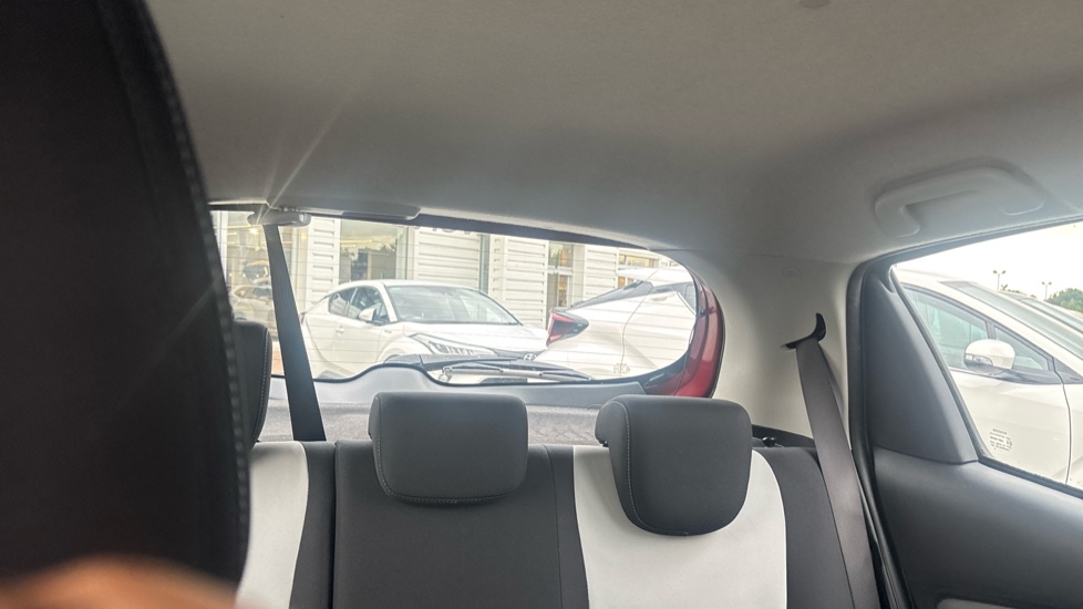 Toyota Yaris 1.5 VVT-i Icon Tech 5dr Petrol Hatchback - Image 46