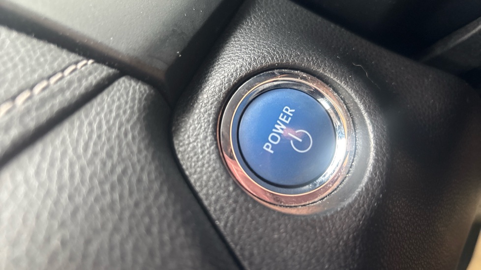 Toyota RAV4 2.5 VVT-i Hybrid Excel 5dr CVT 2WD Hybrid Estate - Image 16