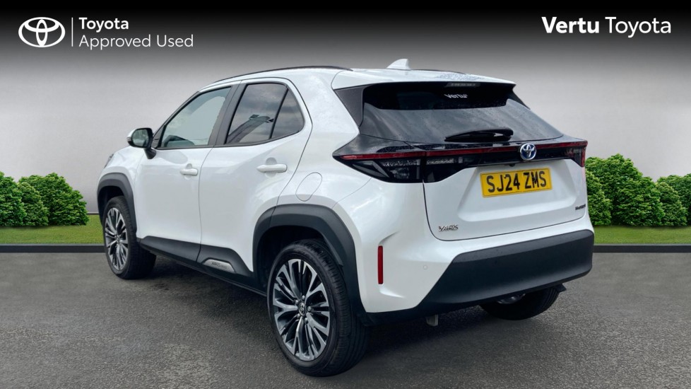 Toyota Yaris Cross 1.5 Hybrid Excel 5dr CVT Hybrid Estate - Image 4