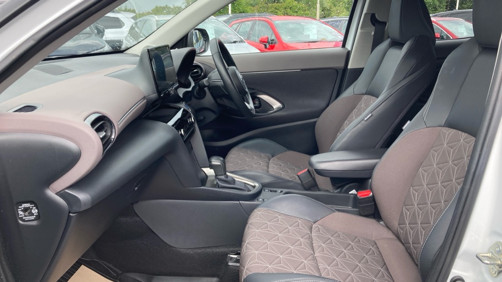Toyota Yaris Cross 1.5 Hybrid Excel 5dr CVT Hybrid Estate - Image 5