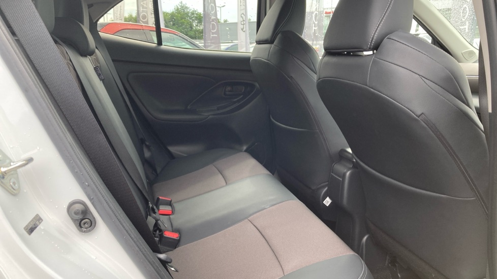 Toyota Yaris Cross 1.5 Hybrid Excel 5dr CVT Hybrid Estate - Image 8