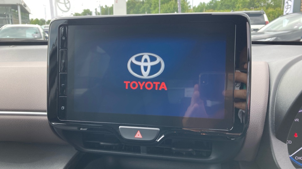 Toyota Yaris Cross 1.5 Hybrid Excel 5dr CVT Hybrid Estate - Image 9