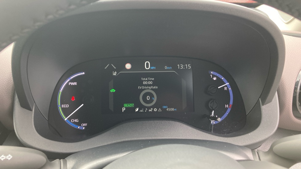 Toyota Yaris Cross 1.5 Hybrid Excel 5dr CVT Hybrid Estate - Image 11