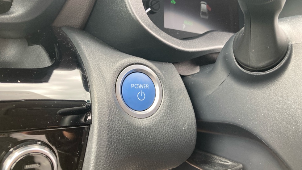 Toyota Yaris Cross 1.5 Hybrid Excel 5dr CVT Hybrid Estate - Image 16