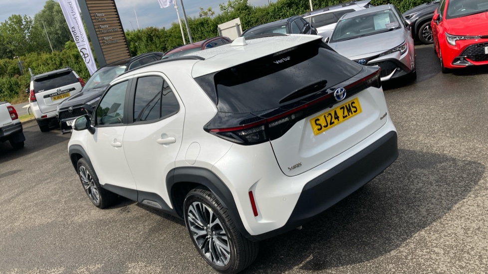 Toyota Yaris Cross 1.5 Hybrid Excel 5dr CVT Hybrid Estate - Image 37