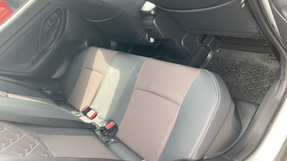 Toyota Yaris Cross 1.5 Hybrid Excel 5dr CVT Hybrid Estate - Image 41