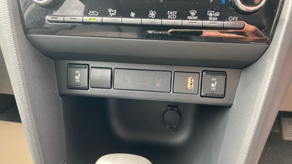 Toyota Yaris Cross 1.5 Hybrid Excel 5dr CVT Hybrid Estate - Image 49