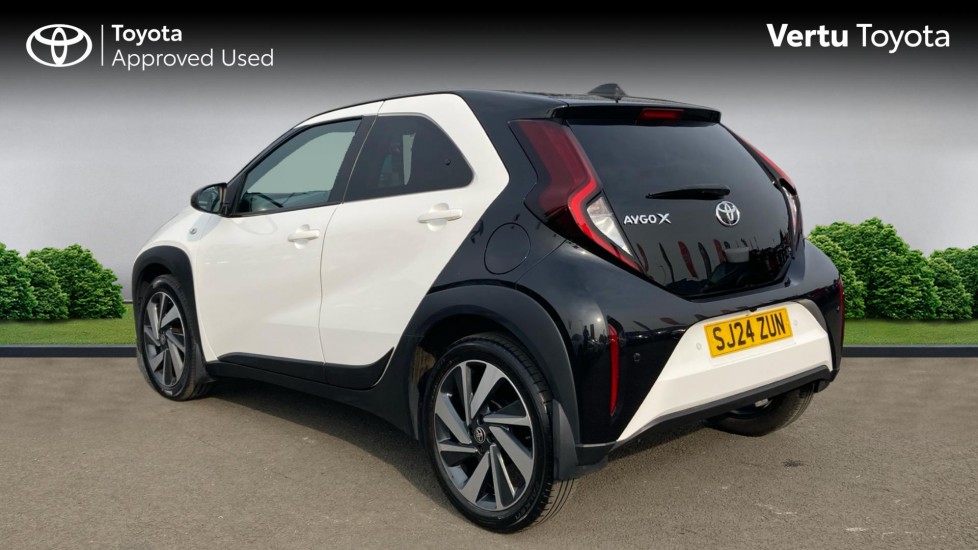 Toyota Aygo X 1.0 VVT-i Edge 5dr Auto Petrol Hatchback - Image 4