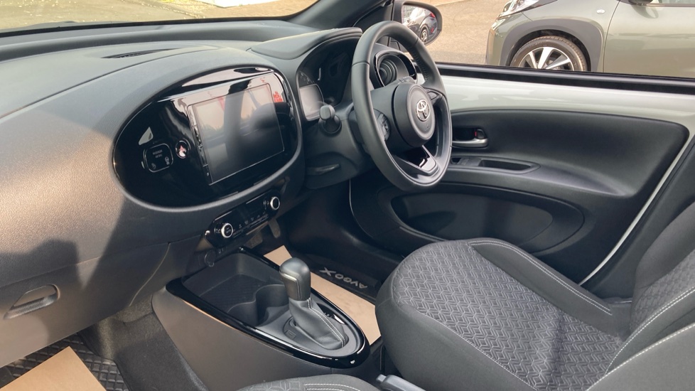 Toyota Aygo X 1.0 VVT-i Edge 5dr Auto Petrol Hatchback - Image 5