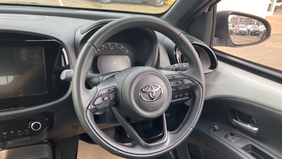 Toyota Aygo X 1.0 VVT-i Edge 5dr Auto Petrol Hatchback - Image 10