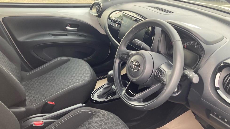 Toyota Aygo X 1.0 VVT-i Edge 5dr Auto Petrol Hatchback - Image 12