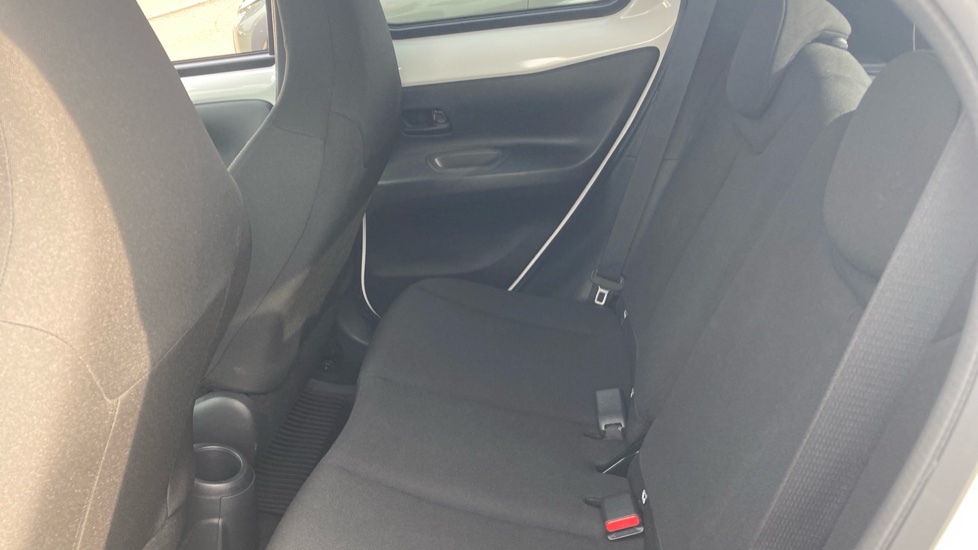 Toyota Aygo X 1.0 VVT-i Edge 5dr Auto Petrol Hatchback - Image 15