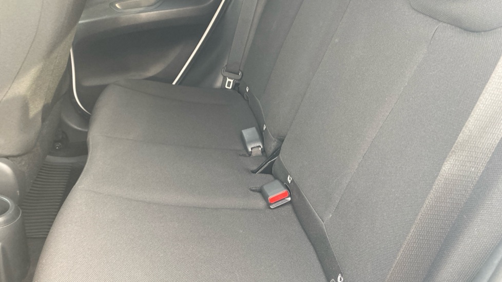 Toyota Aygo X 1.0 VVT-i Edge 5dr Auto Petrol Hatchback - Image 17