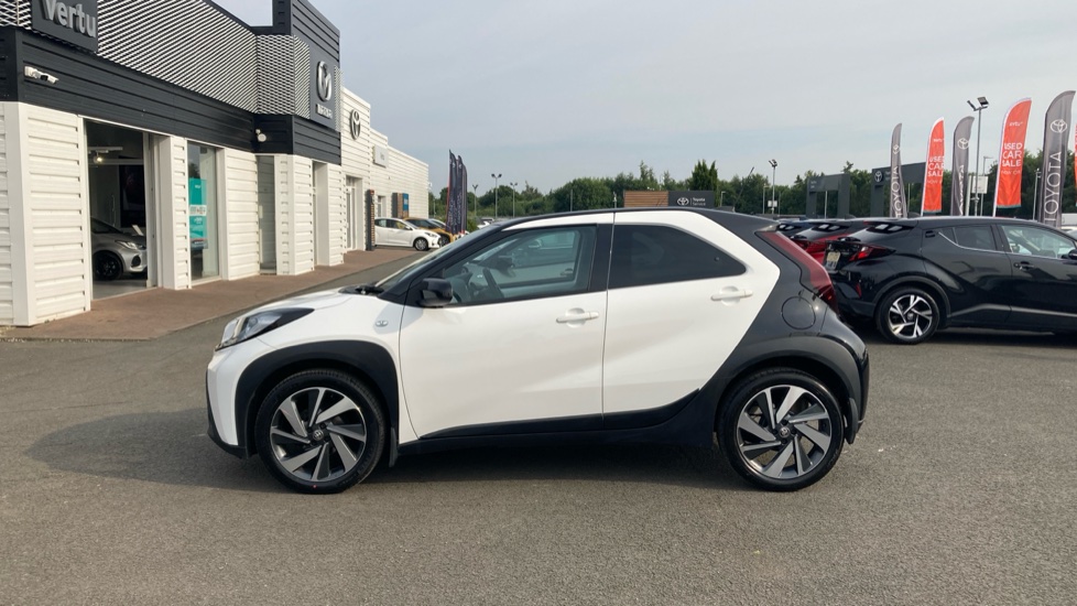 Toyota Aygo X 1.0 VVT-i Edge 5dr Auto Petrol Hatchback - Image 24