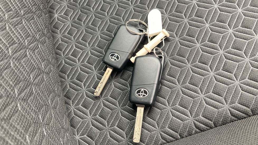 Toyota Aygo X 1.0 VVT-i Edge 5dr Auto Petrol Hatchback - Image 28