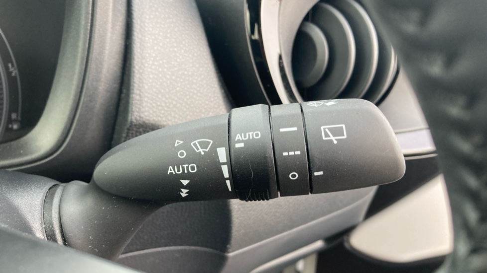 Toyota Aygo X 1.0 VVT-i Edge 5dr Auto Petrol Hatchback - Image 32