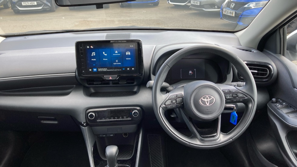 Toyota Yaris 1.5 Hybrid Design 5dr CVT Hybrid Hatchback - Image 6