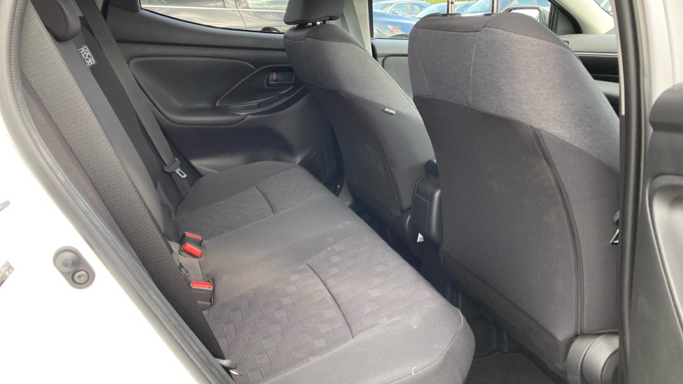Toyota Yaris 1.5 Hybrid Design 5dr CVT Hybrid Hatchback - Image 8