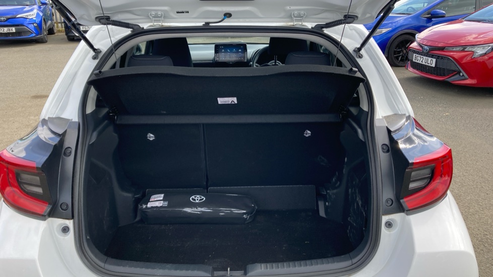 Toyota Yaris 1.5 Hybrid Design 5dr CVT Hybrid Hatchback - Image 13