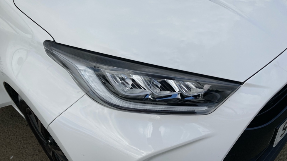 Toyota Yaris 1.5 Hybrid Design 5dr CVT Hybrid Hatchback - Image 20