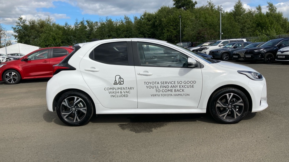Toyota Yaris 1.5 Hybrid Design 5dr CVT Hybrid Hatchback - Image 23