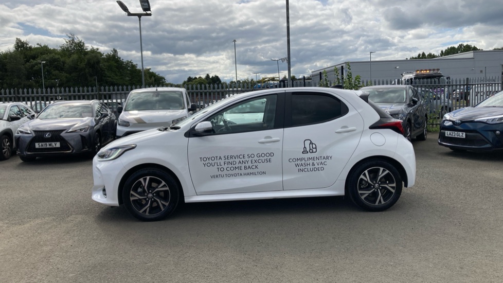 Toyota Yaris 1.5 Hybrid Design 5dr CVT Hybrid Hatchback - Image 24