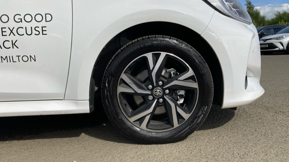 Toyota Yaris 1.5 Hybrid Design 5dr CVT Hybrid Hatchback - Image 25