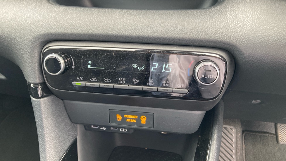Toyota Yaris 1.5 Hybrid Design 5dr CVT Hybrid Hatchback - Image 29