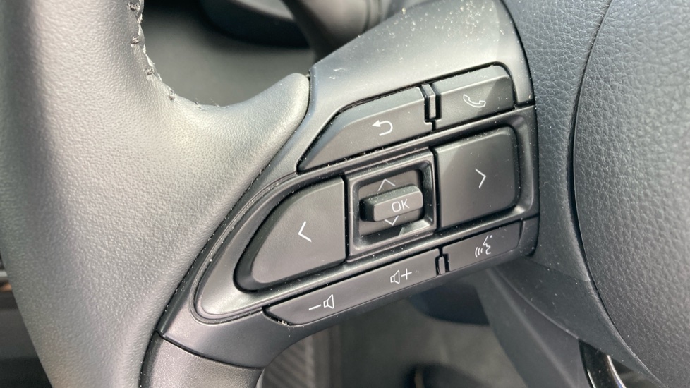 Toyota Yaris 1.5 Hybrid Design 5dr CVT Hybrid Hatchback - Image 36
