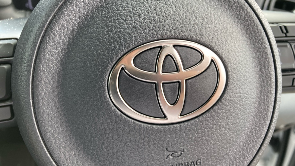 Toyota Yaris 1.5 Hybrid Design 5dr CVT Hybrid Hatchback - Image 38