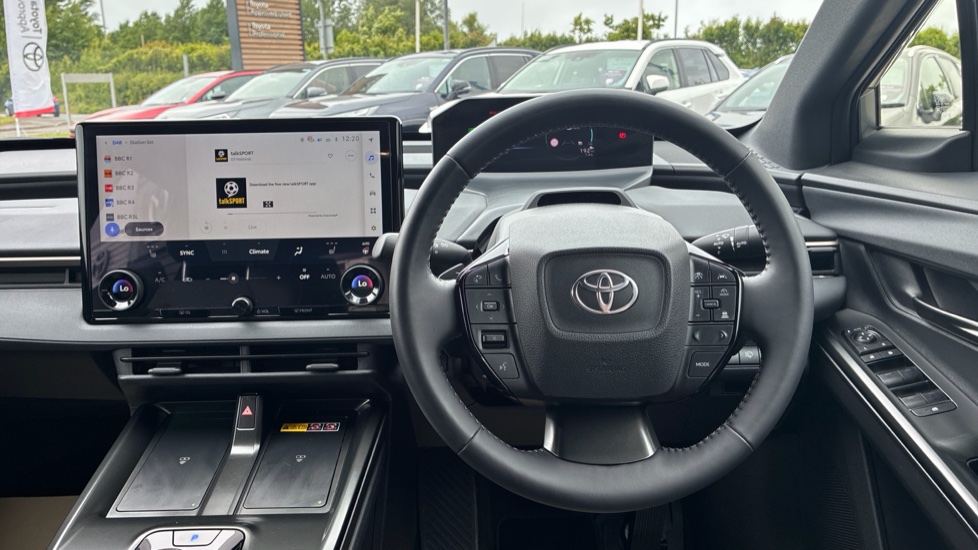 Toyota bZ4X 165kW Design 73kWh 5dr Auto Electric Hatchback - Image 7