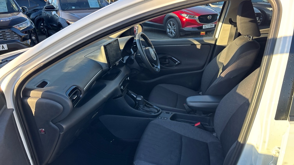 Toyota Yaris 1.5 Hybrid Design 5dr CVT Hybrid Hatchback - Image 5