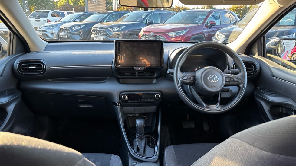 Toyota Yaris 1.5 Hybrid Design 5dr CVT Hybrid Hatchback - Image 6